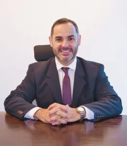 Abogado Escalada asesor y conferencista